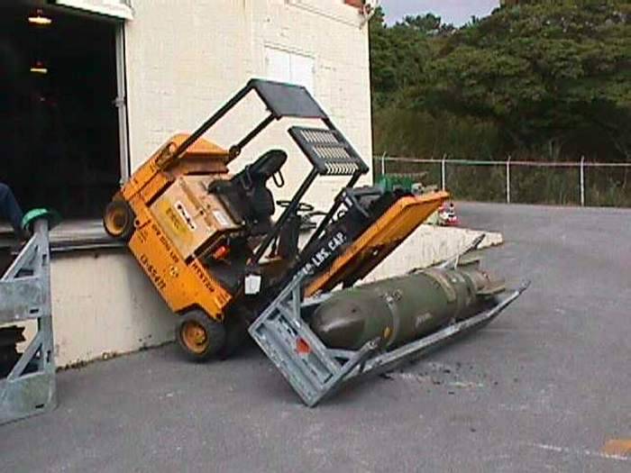 Fork lift